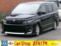 ヴォクシー　4WD(正面)