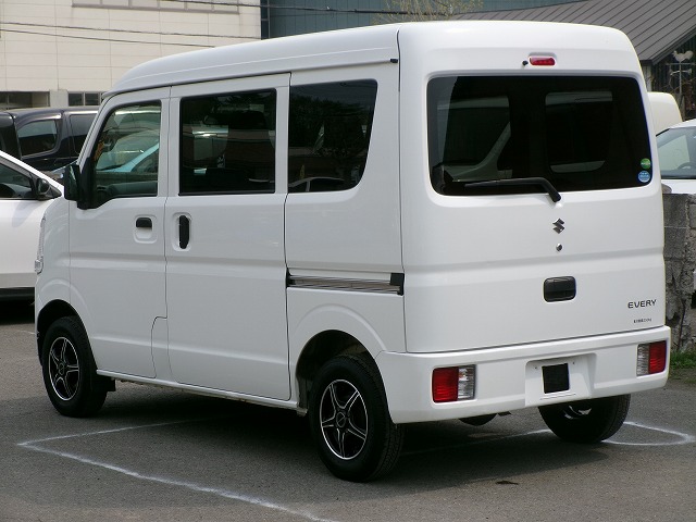エブリィ　4WD　5AGS車(外装:横1)