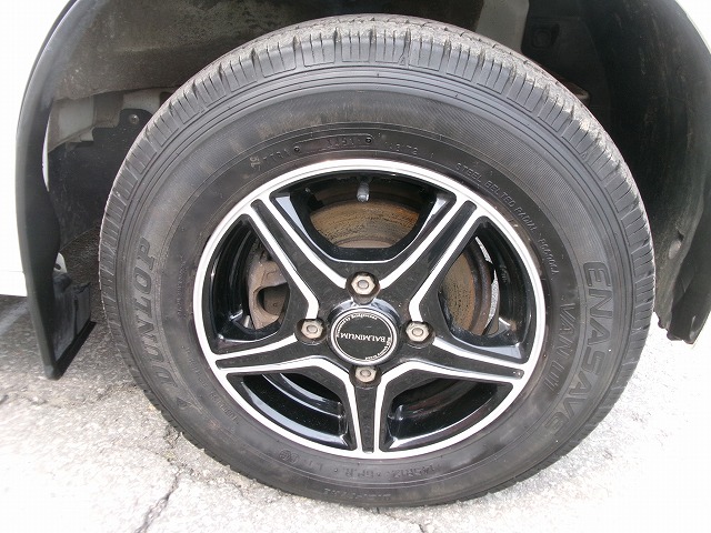 エブリィ　4WD　5AGS車(エンジンルーム)