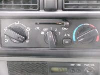 NT100クリッパートラック　4WD(内装:天井)