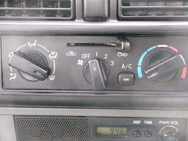 NT100クリッパートラック　4WD(内装:天井)