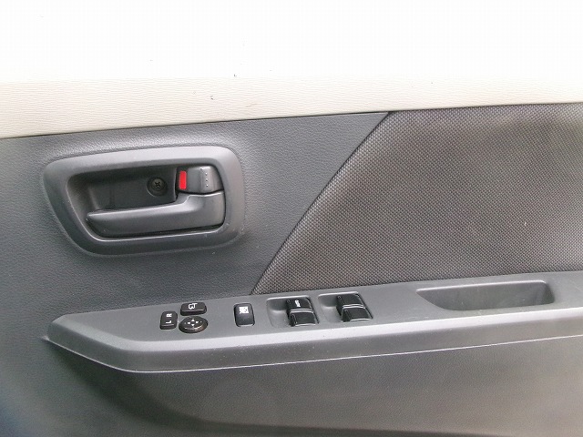 ワゴンR　4WD(内装:ナビ)
