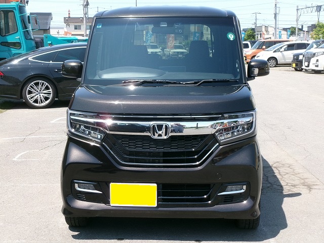 N-BOXカスタム　4WD(外装:前)