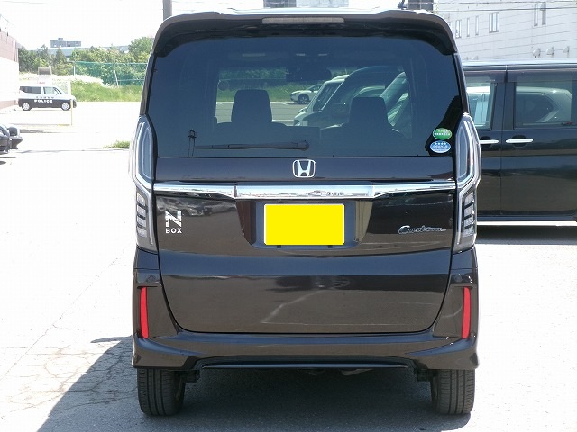 N-BOXカスタム　4WD(外装:横2)