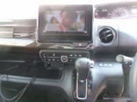N-BOXカスタム　4WD(フロントシート)