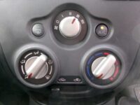 ノート　4WD(内装:天井)
