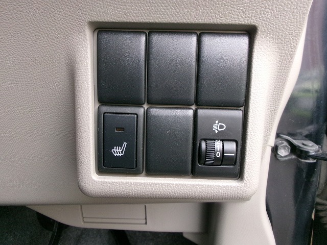 ルークス　4WD(内装:天井)