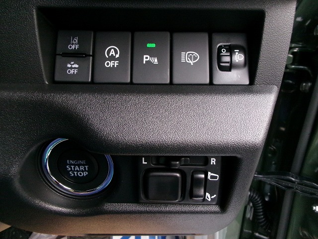 ジムニーノマド 4WD(内装:ナビ)