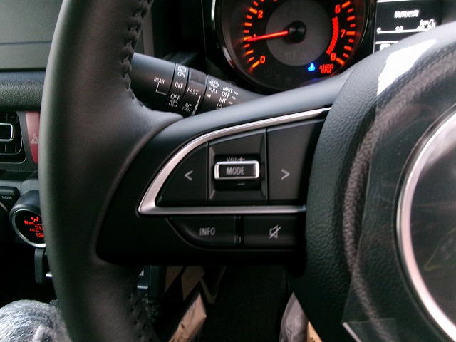 ジムニーノマド 4WD(内装:シフト)