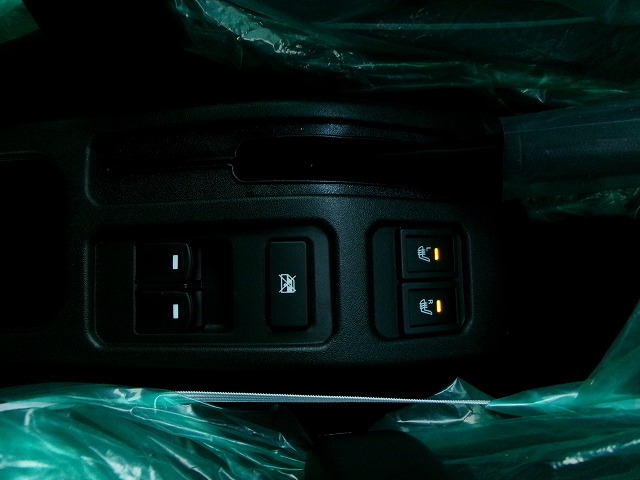 ジムニーノマド 4WD(フロントシート)