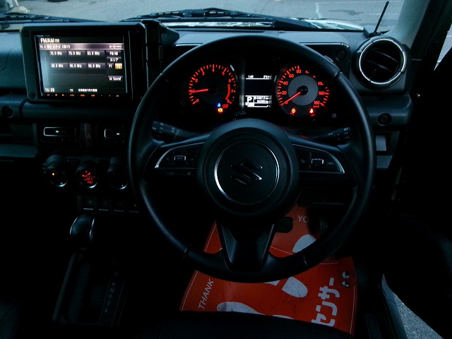 ジムニーシエラ 4WD(外装:右前)