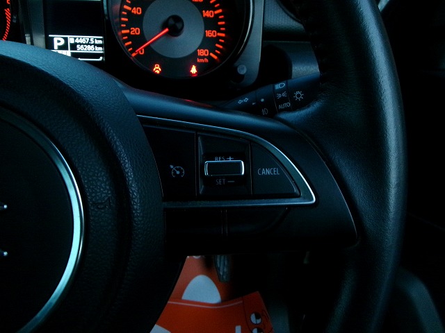 ジムニーシエラ 4WD(内装:シフト)