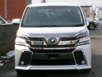 トヨタ　ヴェルファイア　4WD(外装:前)