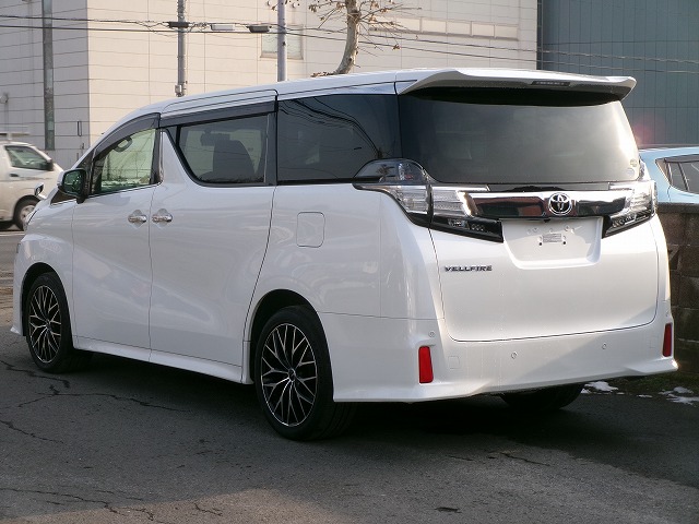 トヨタ　ヴェルファイア　4WD(外装:横1)