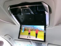 トヨタ　ヴェルファイア　4WD(トランク)