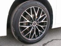 トヨタ　ヴェルファイア　4WD(ホイール:前)