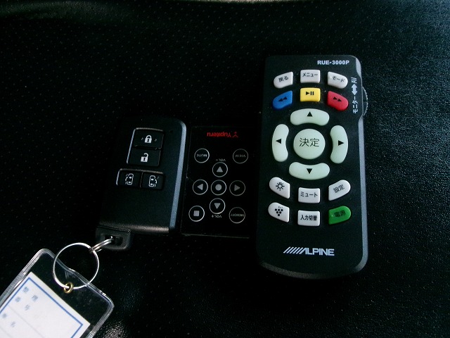 トヨタ　ヴェルファイア　4WD(ホイール:後)