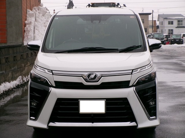 ヴォクシー　4WD(外装:前)