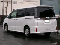 ヴォクシー　4WD(外装:横1)