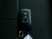 ヴォクシー　4WD(ホイール:後)