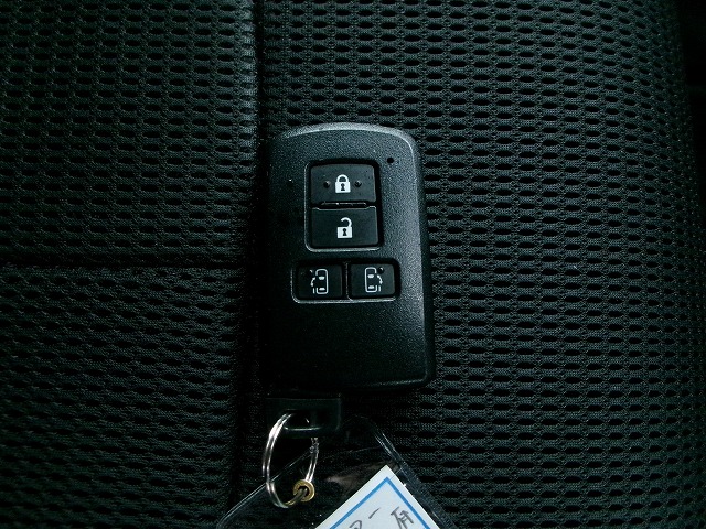 ヴォクシー　4WD(ホイール:後)