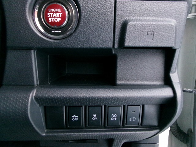 ハスラー　4WD(内装:ナビ)