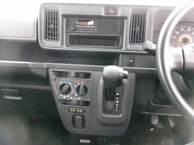 ハイゼットカーゴ　4WD(内装:天井)