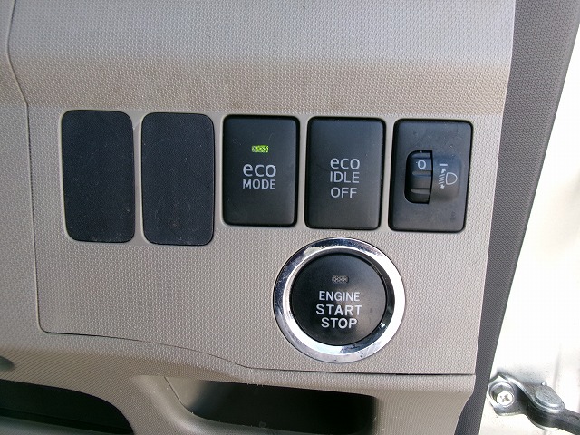 ステラ　4WD(内装:ナビ)