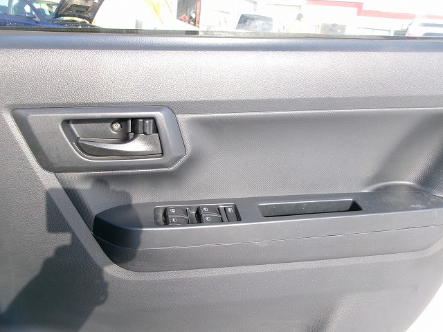 ミライース　4WD(内装:シフト)