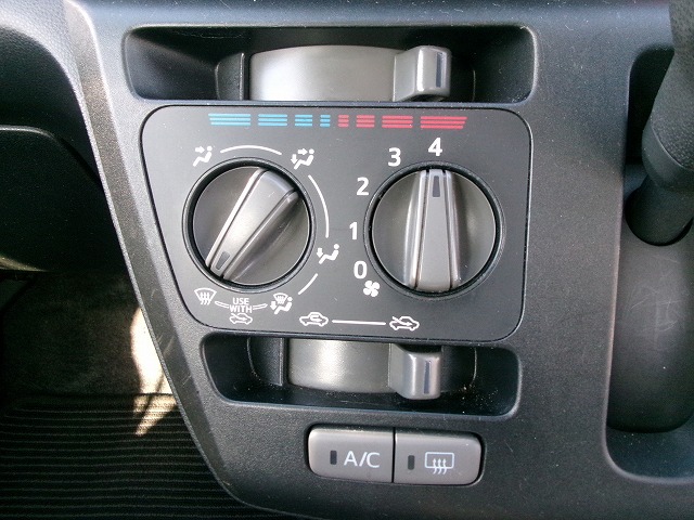 ミライース　4WD(フロントシート)