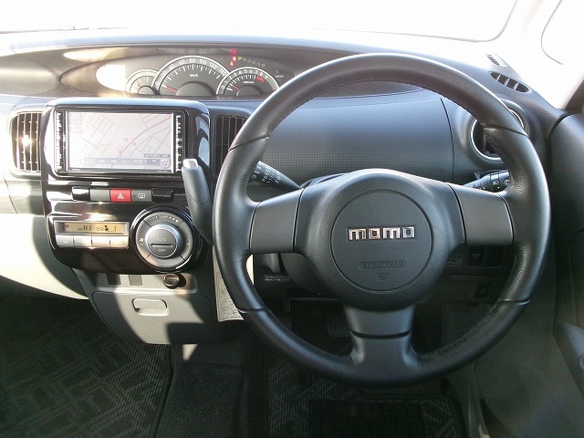 タント　4WD(外装:右前)