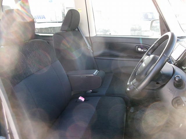 タント　4WD(外装:左前)