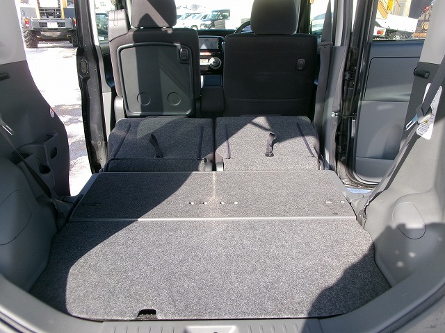 タント　4WD(エンジンルーム)