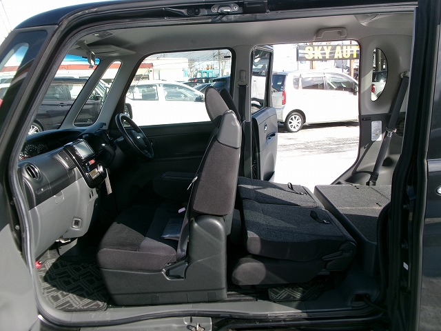 タント　4WD(トランク)